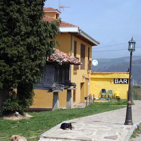 Casa Faruxo Hotel Cangas De Narcea Buitenkant foto