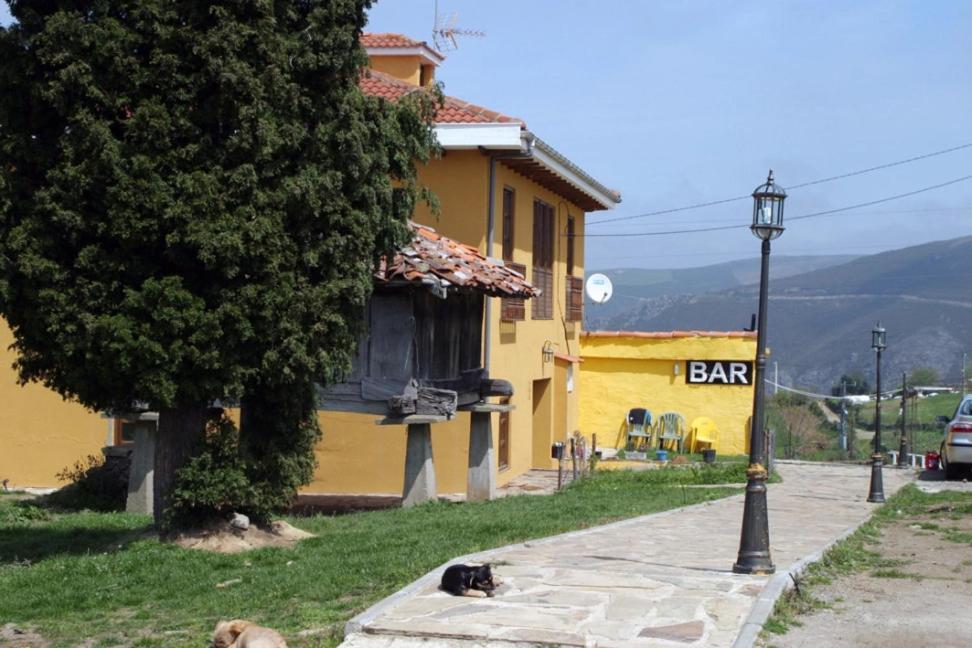 Casa Faruxo Hotel Cangas De Narcea Buitenkant foto